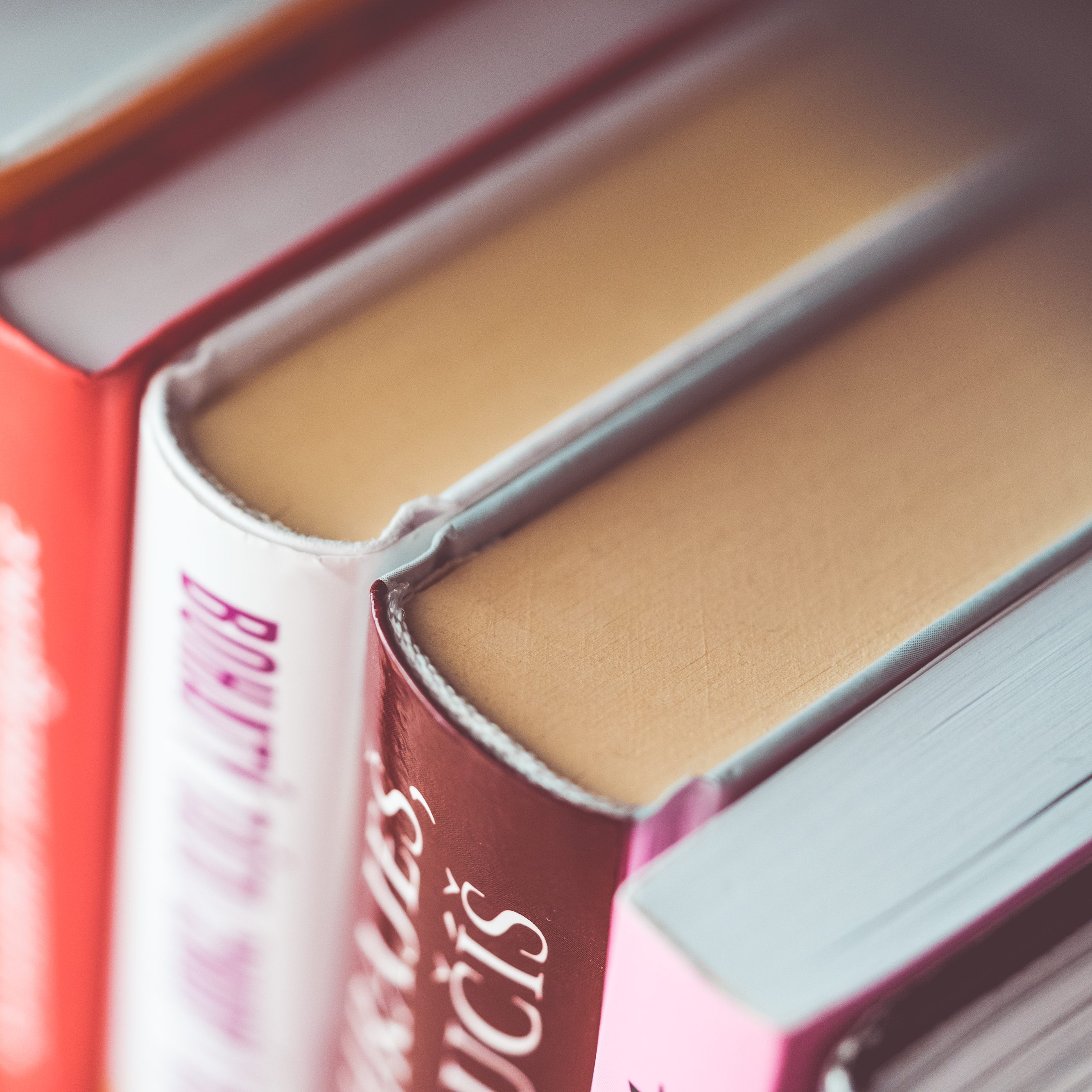 books-in-shelf-close-up-picjumbo-com